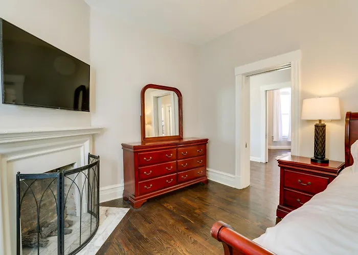 Holiday home Spacious Chicago W/ Deck < 9 Mi To Downtown! Oak Park